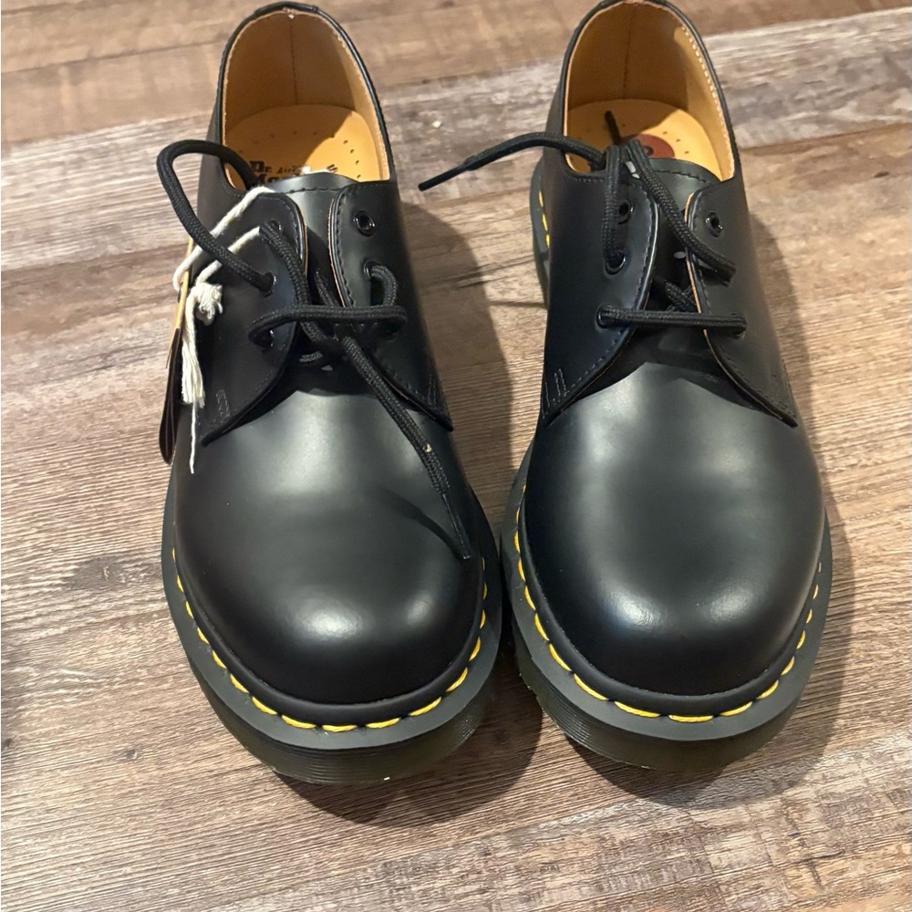 Black Leather Lace-Up Shoes